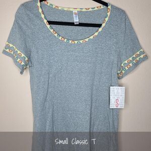LuLaRoe Classic Tee Small NEW